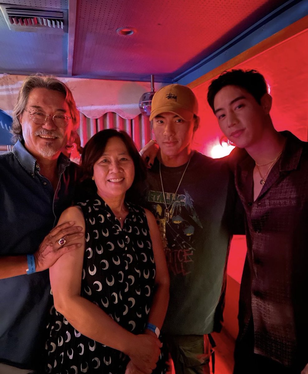 ippeochanhee's tweet photo. Aww Mark's dad posted this on his Instagram 🥹🫶 https://t.co/0rMe0xu00T