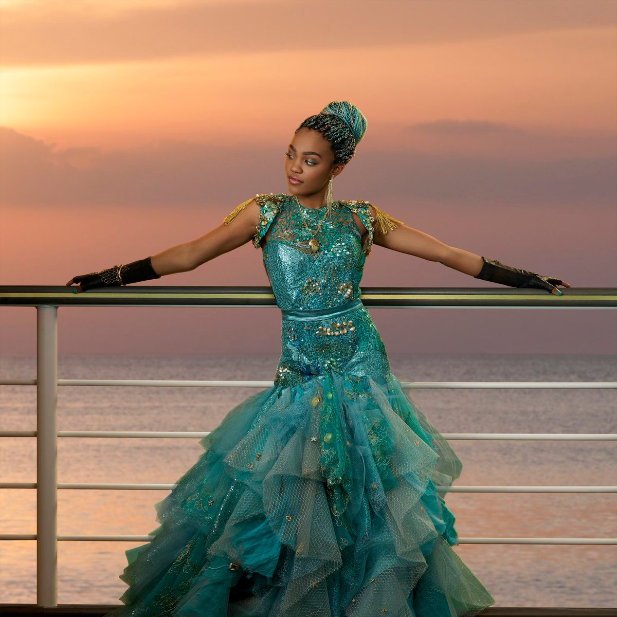 Disney_Wiki's tweet photo. Happy Birthday, China Anne McClain
For Disney, she portrayed Uma in the #Descendants
series, Chyna Parks in #ANTFarm, Isabel in #HannahMontana, Kiara in #JonasLA, Tina in #WizardsOfWaverlyPlace, Sheena in #KCUndercover and Gabby in #HowToBuildABetterBoy. https://t.co/L6j0HKfEdA