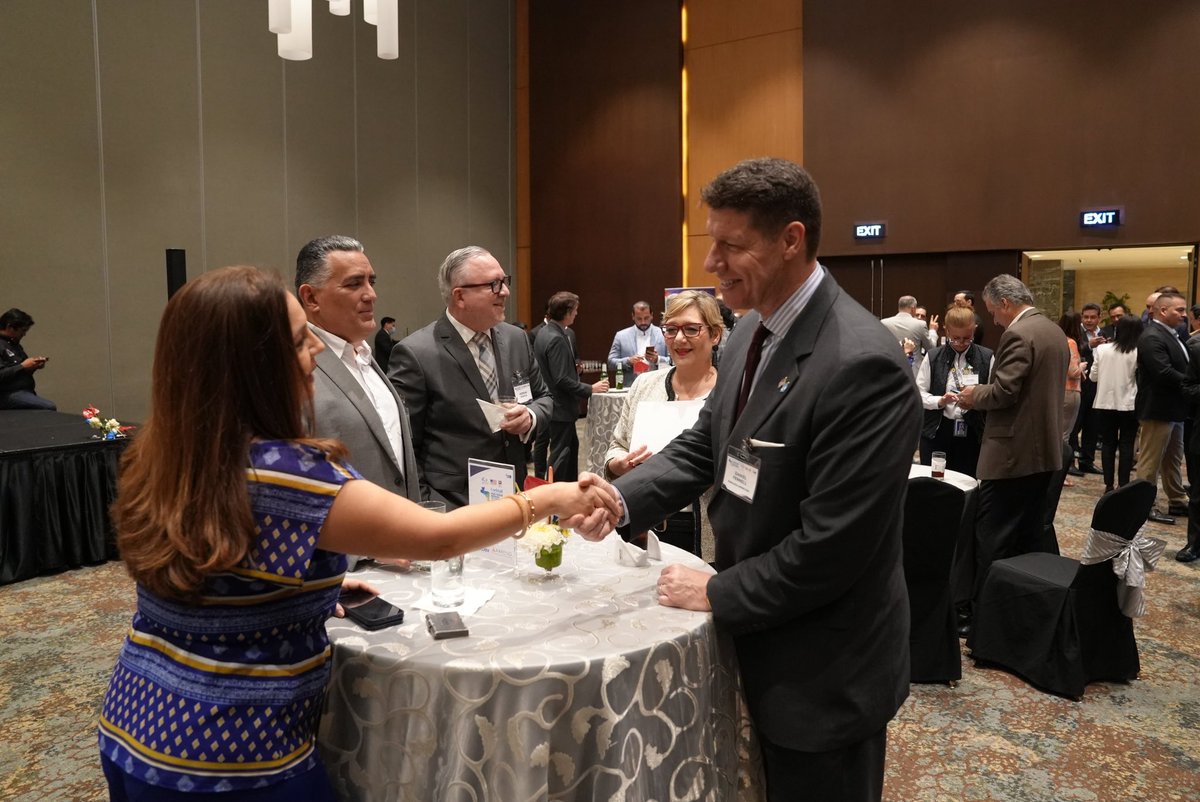 Eventos como #Export2CA afianzan lazos comerciales 🇺🇸🇬🇹. La visita de #CSTradeAmericas logró concretar +80 reuniones que pueden generar oportunidades económicas p/ambos países. #EEUU es el mayor socio comercial de #GUA con un comercio bilateral que superó USD12millardos en 2021.