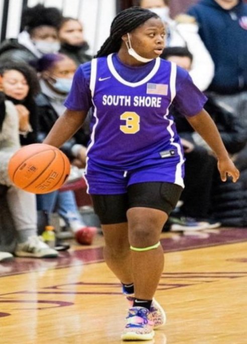 #BBWSUSA Prep: '24 Ariel Little 5'6' (G) South Shore (NY) Standout D1 prospect is one of the top returning 2024s in the tri-state area, the NYC Champ will attend the Blue Chips Elite Exposure Camp 9/10 Club: @CastleAthletic2 @AnwarGladden