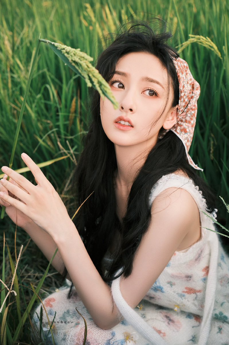 cdrama tweets on Twitter "SongZuer for a Laurier livestream event More snaps https//m.weibo