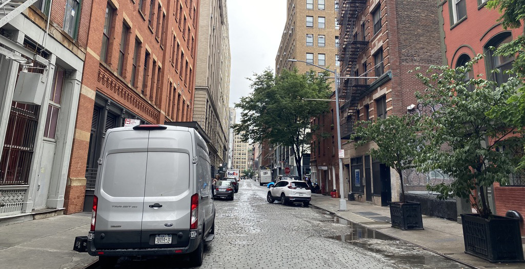 Remember this scene from the movie GHOST? The moment when Patrick Swayze becomes a ghost on Crosby Street near Prince. (Photo: Paramount Pictures, 1990) #SoHomemory