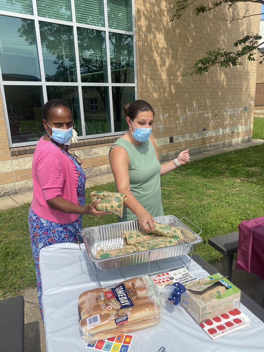 I had a great visit at <a href="/WilliamAcademy/">William W. Hall Academy</a> today. I saw the amazing work of the staff as they prepare for the first day of school, and even enjoyed the staff cookout! <a href="/jjgerwig/">Jennifer Gerwig</a> <a href="/pgcps/">PGCPS</a>