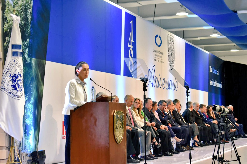 La Agrupación de Guías de Turistas, Choferes y Prestadores de Servicios Turísticos ALM y su presidente Martín Vallejo <a href="/AgrupacionALM/">agrupaciondeguiasalm</a>, presentes en la conmemoración del 148 aniversario de <a href="/CANACOMexico/">CanacoCDMX</a> y toma de protesta del Consejo Directivo 2022-23 <a href="/YurikoMizue/">Yuriko Mizue</a>  <a href="/MartinV85046563/">Martin Vallejo</a>