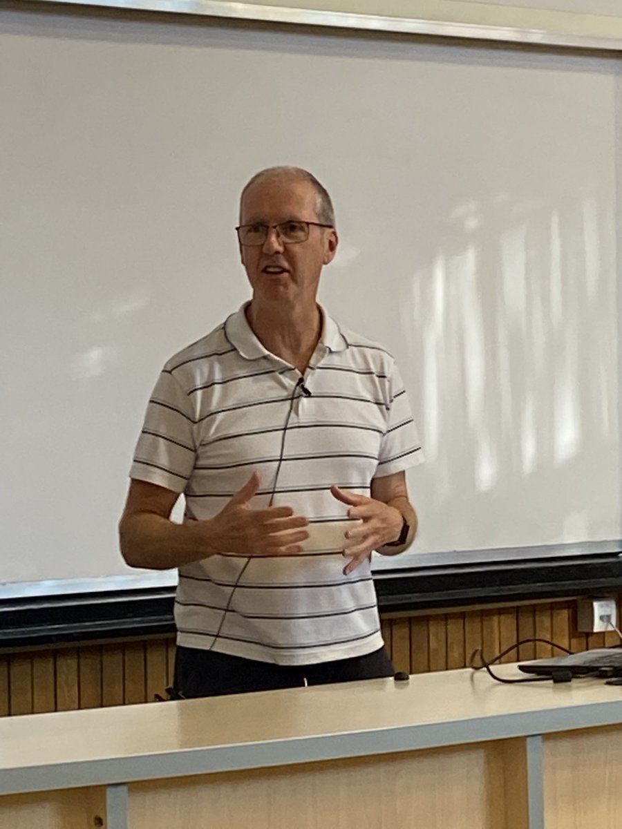 StOnSoftware's tweet photo. Running the tests in parallel on many images @akg044 #showUsYourProjects #esug22 https://t.co/7HEN2TWd5r