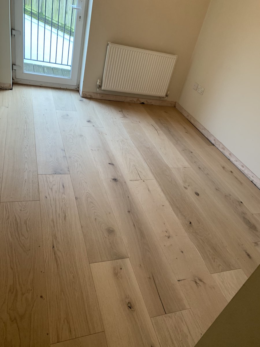 jiang07030615's tweet photo. This new-generation technology gives an invisible sheen finish that has the appearance of bare wood and provides the feel of natural timber👏.

#maxzaraflooring #flooring #oakenginerredflooring #engineeredflooring #floordesign #beautifulfloors #interiordesign https://t.co/potPwfyu4f