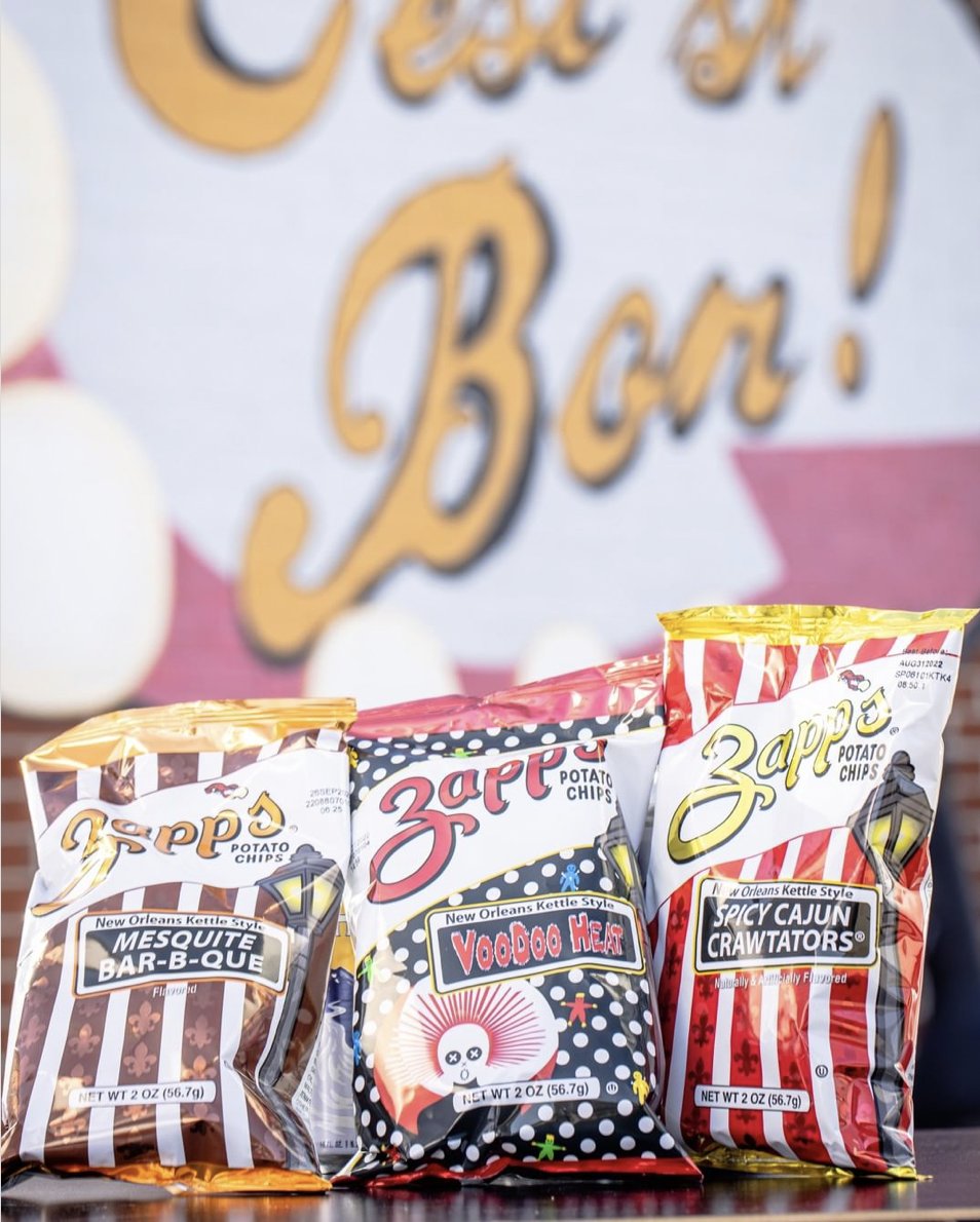 ZappsChips's tweet photo. Three daringly different flavors, same delicious taste. Which of these are in your top 3?!
📸: poboysandpickles on IG #zapps #voodoo #kettlecooked #nola #snacks https://t.co/s4QdZZkcRs
