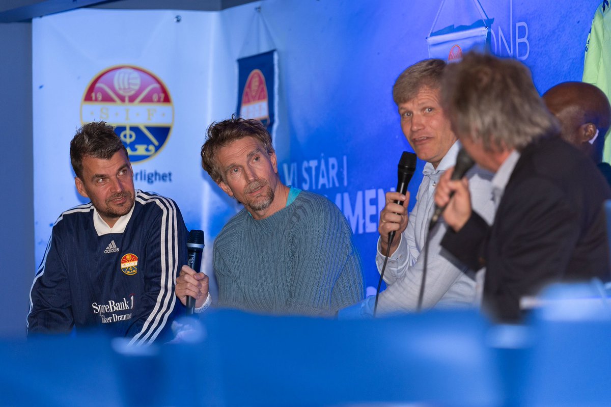 godset's tweet photo. Nok en meget vellykket Blåkveld på Marienlyst, denne gangen med kampene mot Debrecen i 2013 og Aston Villa i 1998 som tema. Takk til de som tok turen.💙
📸 @brre_eirik https://t.co/nDPna97Wdx