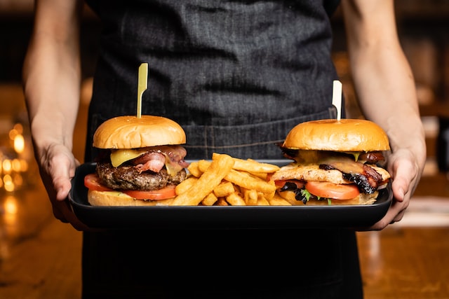 TimberSpark's tweet photo. What's your favorite burger in #Boulder? Some of ours? @sinkburger and @BouldersHorse. 🍔🤤 #nationalburgerday

#burgersinboulder #darkhorsebar #thesinkboulder #burgerday #boulderfoodies #boulderrestaurants #LifeinBoulder #BoulderCO #BoulderColorado #boco #loveboulder #myboulder https://t.co/3e76D9NyHT
