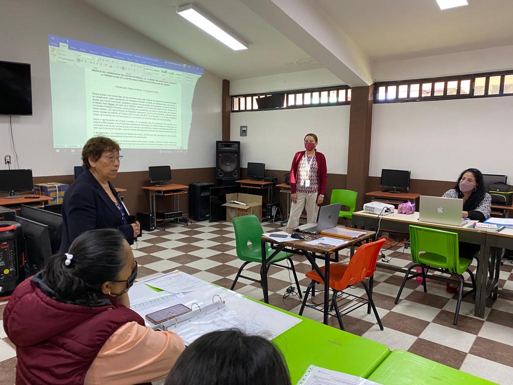 ISMAELR72622261's tweet photo. Se de a conocer el mensaje del Gobernador Del Estado De México. Lic. Alfredo Del Mazo Maza,  presentando la estrategia curricular en la igualdad de género, única en todo el país. 
@alfredodelmazo
#IgualdadDeGéneroEdoméx 
#CTE 
@geramonro05 
@TinocoGRogelio  
@SEB_Edomex https://t.co/RUL3KQ0ePp