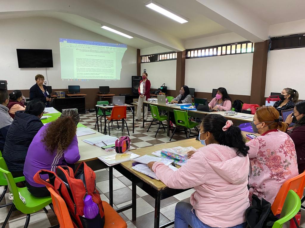 ISMAELR72622261's tweet photo. Se de a conocer el mensaje del Gobernador Del Estado De México. Lic. Alfredo Del Mazo Maza,  presentando la estrategia curricular en la igualdad de género, única en todo el país. 
@alfredodelmazo
#IgualdadDeGéneroEdoméx 
#CTE 
@geramonro05 
@TinocoGRogelio  
@SEB_Edomex https://t.co/RUL3KQ0ePp