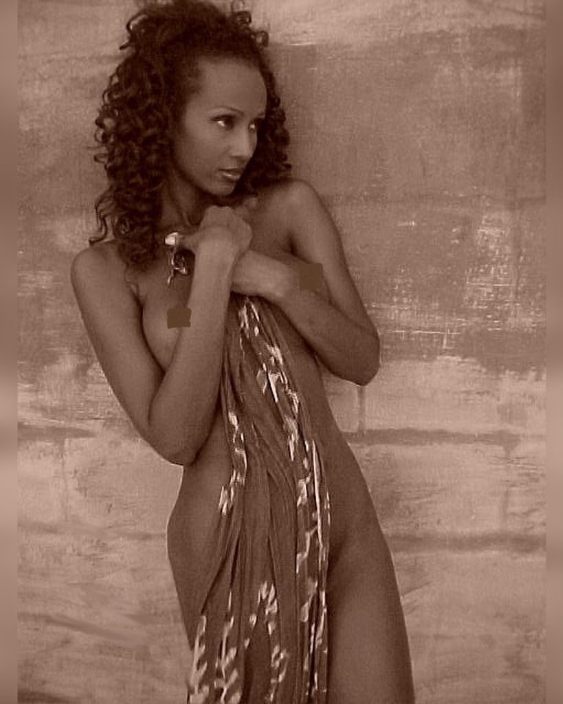 The_Real_IMAN's tweet photo. #tbt 1998 Photos by Bowie #BowieForever https://t.co/TWMRW8HCY3