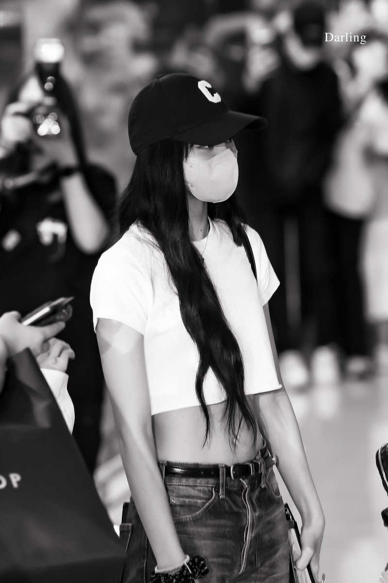 220825 - ICN

Black paint and ammo, got bodies like Rambo 🖤

#LISA #리사  #BLACKPINK  #블랙핑크