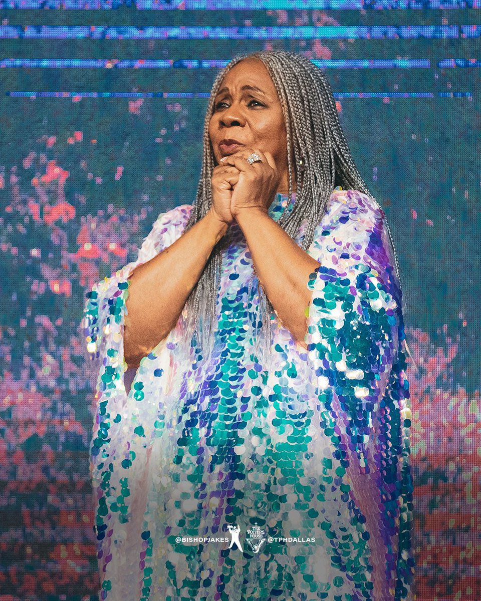FirstLadyJakes's tweet photo. Friends, thank you for making me feel so loved on my birthday! 💖 Sunday reminded me that even now I have #TheGraceToMakeChanges! 🙌🏾 

I urge you to watch Part Two of this dynamic message by @BishopJakes at https://t.co/b1NN4Kbx5q — it will bless you! 🙏🏾 

#TPHOnline https://t.co/SeBtodN5ZT