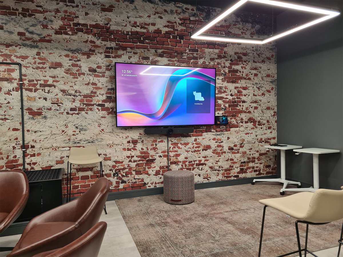 LogitechBiz's tweet photo. This #collaboration space is what dreams are made of. 😍

📸: @cloudsolcomm https://t.co/l3ICxrngw3