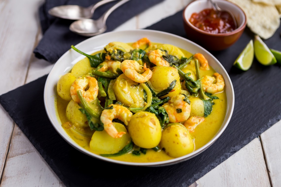 This beautiful South Indian style, New potato, coconut and spinach curry is packed with flavour! 🍛

 This recipe was created for us by Gabriella English. 

To find the full recipe, visit our website: seasonalspuds.com/recipes/south-…

 #Curry #Potato #DinnerInspo