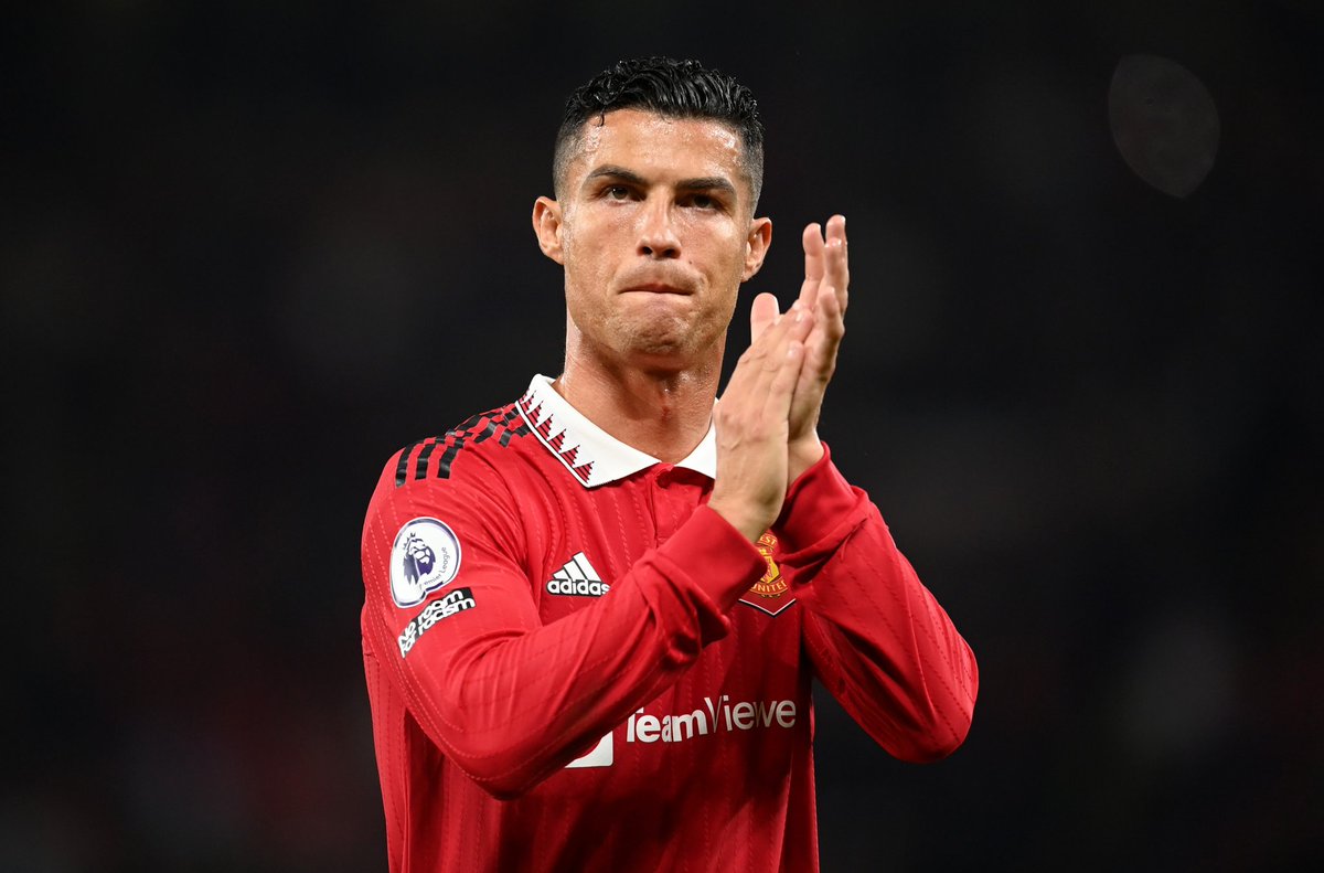 caughtoffside's tweet photo. 🚨 Cristiano Ronaldo is on the verge of signing for Sporting Lisbon.

The club are going to begin presentation preparations from tomorrow. Deal 99% done.

Jorge Mendes worked around the clock to find a solution.

Sporting squad have been preparing for Ronaldo's return for weeks. https://t.co/BrFKn5IKjj