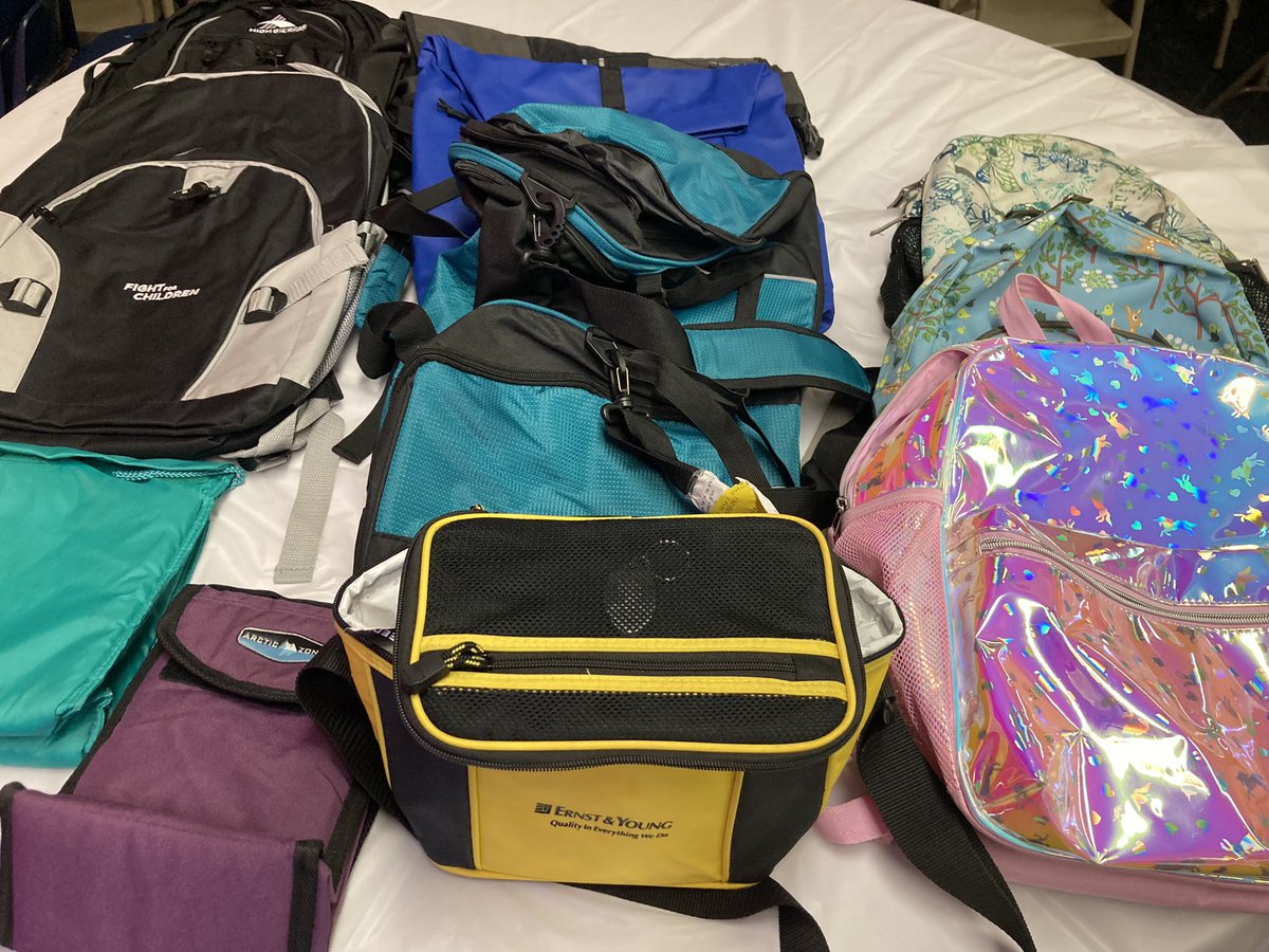 SHAREMcLean's tweet photo. As the school year starts up again, some kids don’t have access to necessary supplies. Share helps these students by providing notebooks, backpacks, snacks, and more to help them start the year off right! https://t.co/ylzB0qVDmR