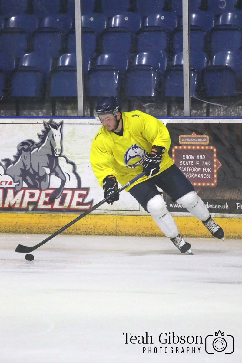 InvMustangs's tweet photo. It may still be over 2 weeks until the Mustangs first game of the season, but the players have been training hard all summer!
DON'T FORGET - Challenge game v @StreathamNIHL2 Saturday 10th September 17:15 @Gillingham_Rink https://t.co/gVYipGbChs