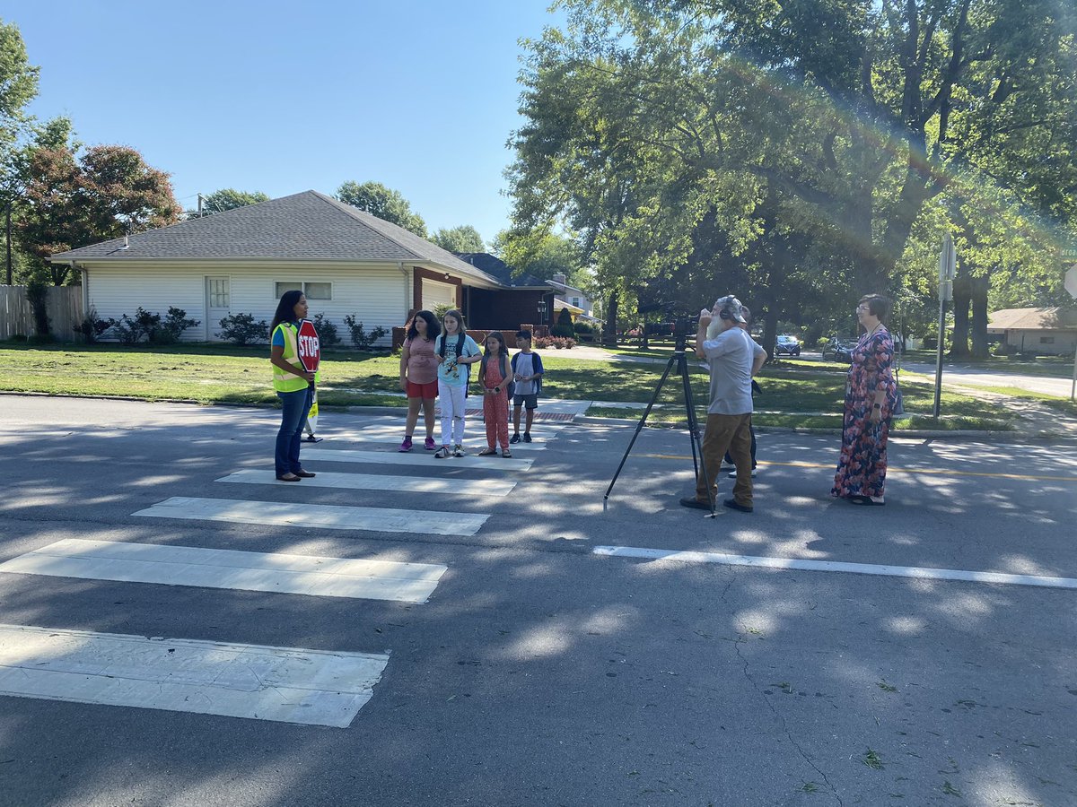 Worleys2011's tweet photo. Look for our @MannEaglesSPS 5th grade students and Dr. Williamson starring in a @CityofSgf psa about traffic safety! @officialSPS https://t.co/1FFblhQq1C