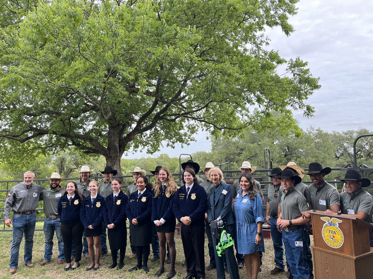 Akins Early College High School tweet media