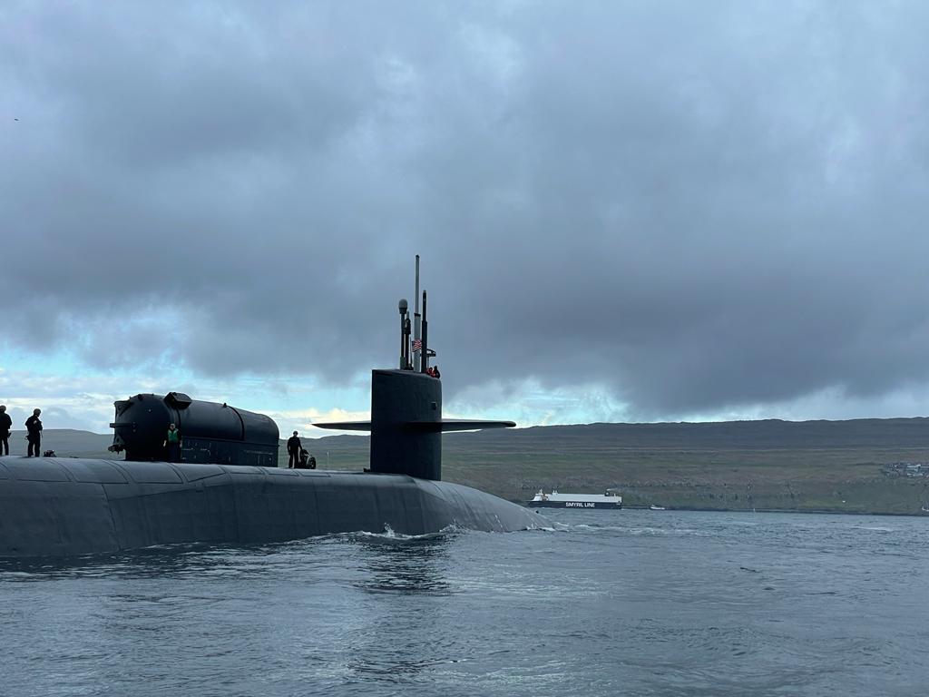 A great day in the waters of #FaroeIslands welcoming🇫🇴 Prime Minister Bárður á Steig Nielsen, 🇩🇰 High Commissioner Lene Johansen, and @USAmbDenmark onboard USS Georgia (SSGN-729) to continue building #NATO alliance cohesion.