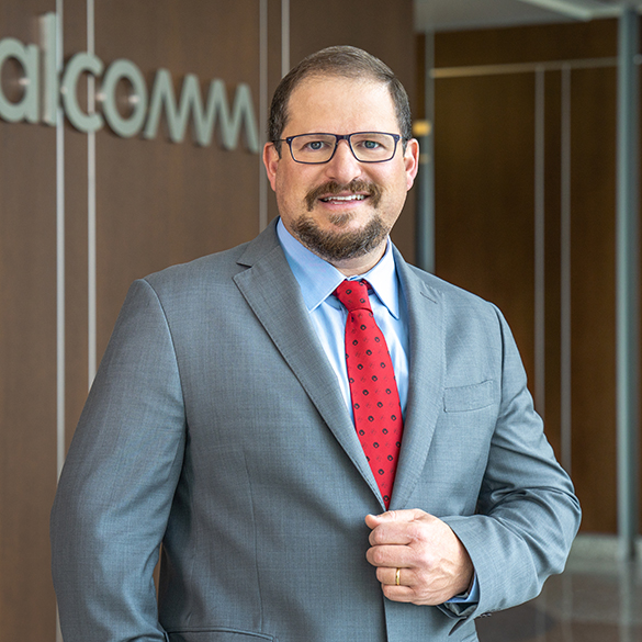 IFA_Berlin's tweet photo. Cristiano Amon, president and CEO of @Qualcomm, will deliver this year’s opening keynote speech at #IFA2022. He will share how amazing new experiences are coming to connected devices from PCs to extended reality devices to cars using advanced technologies: https://t.co/7icd0PTBUY https://t.co/cdxTv0jUR0
