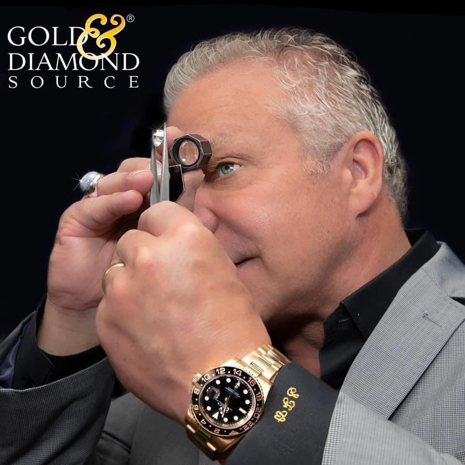 goldanddiamond_'s tweet photo. Make sure it's a Gold &amp; Diamond Source diamond! 💍✨ #SteveWeintraub has hand selected GDS diamonds for over 40 years!❤️

#HandSelectedDiamonds #GoldandDiamondSource #GDSStyle #GoldandDiamond #jewelrytrends #Diamonds #HighJewelry #DiamondRings #EngagementVibes #Weintraub https://t.co/0It3J4IKxZ