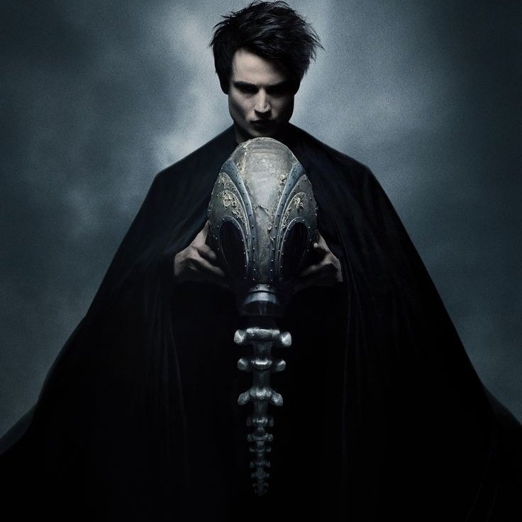 octoberantlers's tweet photo. the sandman, season of mists (1989) / the sandman, netflix (2022) https://t.co/U5cEm3amlI