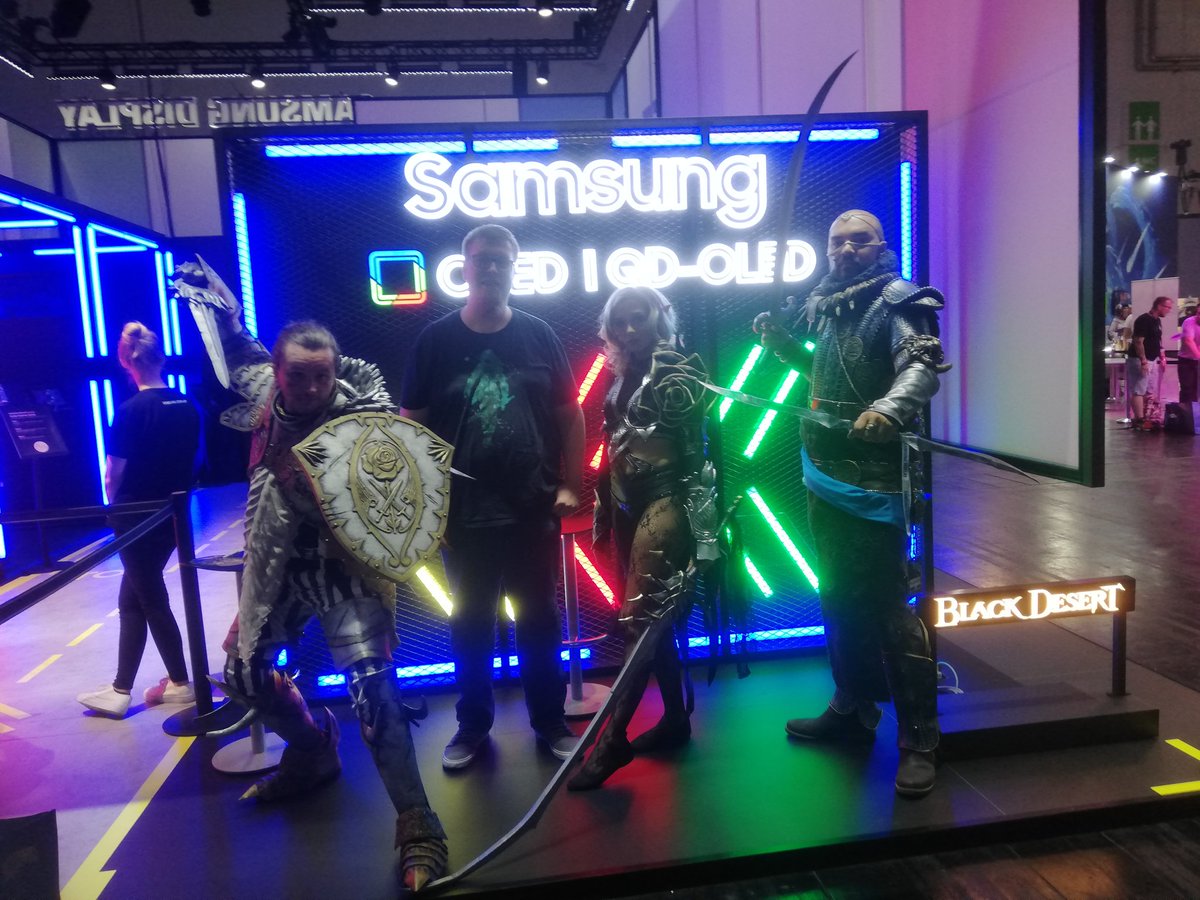 Caniichi's tweet photo. Cooler Stand zur neuen Technologie
#samsungdisplay #samsungOLED #BlackDesert https://t.co/8TCx8zVGQF