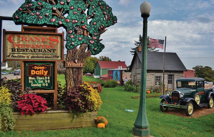 It's nearly Fall, which means apple picking and pumpkin patches aren't far away! We always recommend a stop at Crane Orchards, you won't regret it!

zcu.io/uvjy