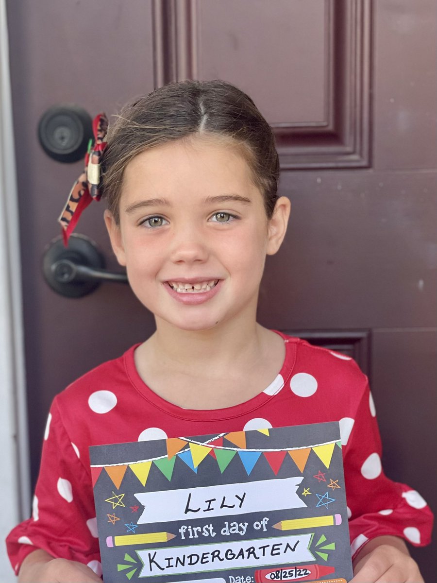christiansenj21's tweet photo. Lily - Kindergarten ππ ; Lucas - 3rd Grade ππ How time flies!! πβ€οΈ To an AMAZING school year!! ππ #MontourFamily #MontourProud @MontourSD @GinaTirone1 https://t.co/879Z8wPKre
