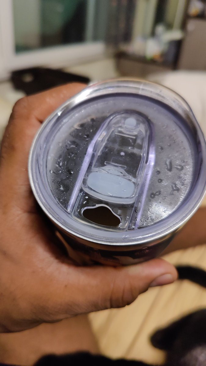 This beer flask from <a href="/HeadwayMade/">headway.made</a> might be one of my buys of the year. Keeps beer cold for a long time. I hate beer getting warm so always used to glug it down. This way I can tend a pint for a good 30 minutes. Win. And lovely design too.