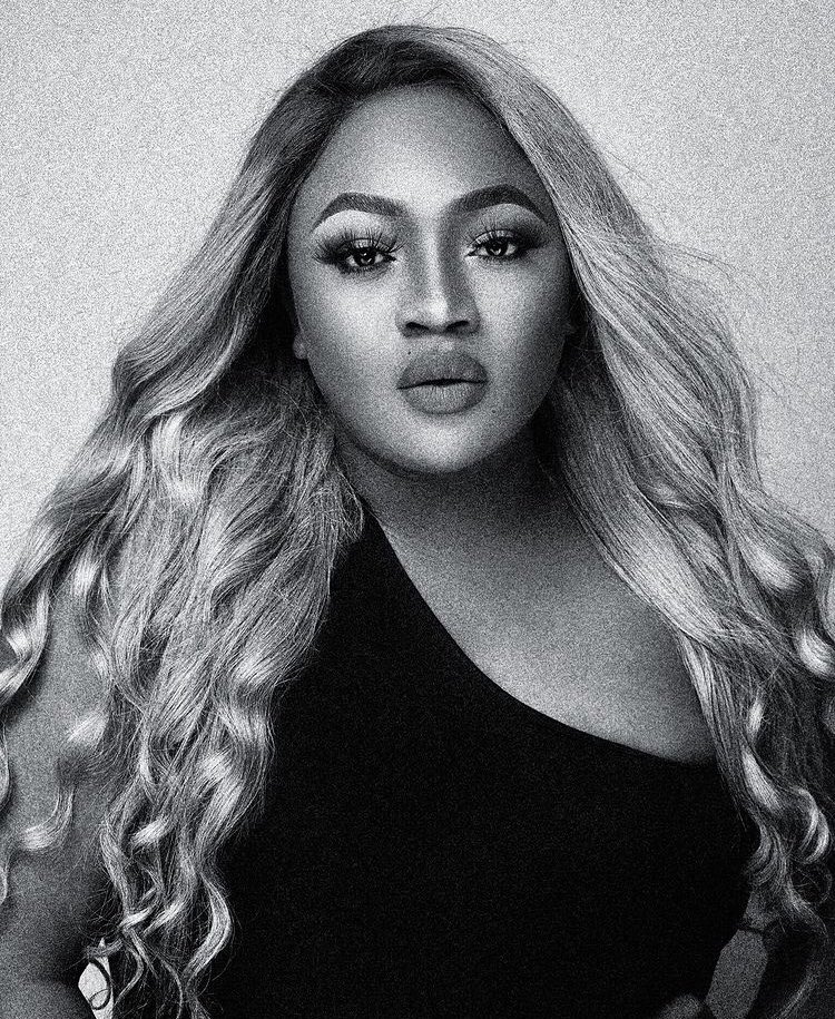 opulenceradio's tweet photo. #TheInimitableShow || 6PM - 9PM with @tumipowerhouse
Welcome to our final edition for women’s month. We are still celebrating all transwomen and tonight we are joined by 2 gorgeous ladies to co-host the show!!!
📲082 531 0976
#opulenceradio #lgbtq🌈 #transwomen #womensmonth https://t.co/g4CmB2tA44