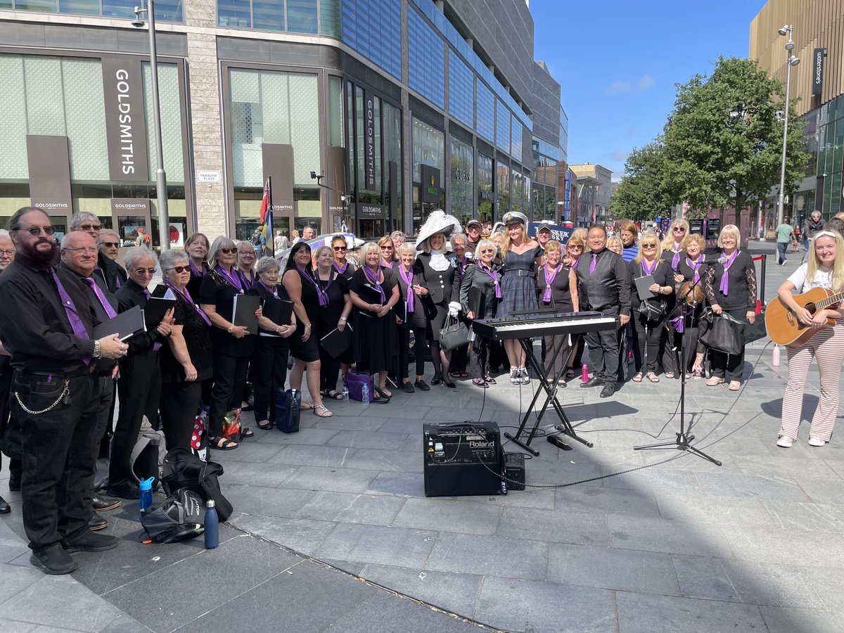 One man; one boat.  Today I met up with the incredible @berniehollywood who is taking on the @TaliskerWhisky Atlantic Challenge - a solo row of 3,000 miles across the Atlantic Ocean @BoatofHope thank you <a href="/BillingReeves/">Natalie Reeves Billing DL (NRB)</a> <a href="/_billyhui/">Billy Hui BEM, DL</a> <a href="/SingMeMersey/">SingMe Merseyside</a> and <a href="/YPASLiverpool/">YPAS Liverpool</a> <a href="/Liverpool_ONE/">Liverpool ONE</a>