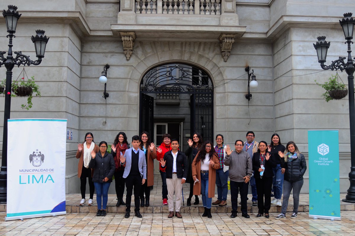 GGGI_Peru's tweet photo. ¡Continuamos con los talleres para el diseño de la Estrategia de #EconomíaCircular♻️ de la Provincia de Lima!

Hoy contamos con la participación de la Comisión Ambiental Metropolitana de la @MuniLima, quienes comparten propuestas de acciones para sumar a una #LimaCircular. 🙋🙋‍♀️ https://t.co/IF47aNerxA