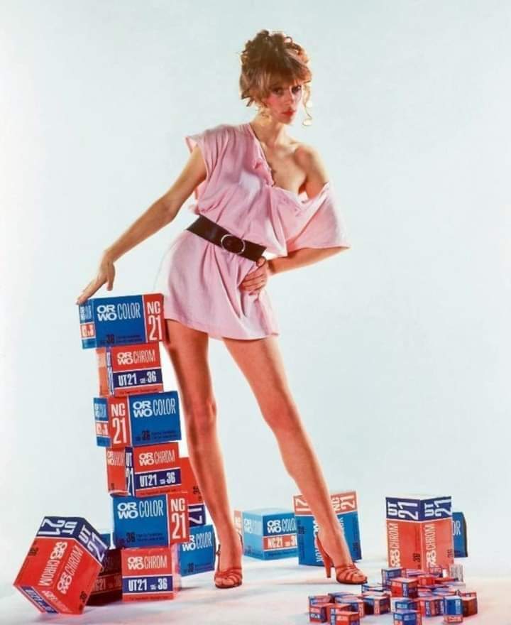 1909 gründete die Agfa AG in Wolfen die Filmfabrik Wolfen, die später mit der Marke ORWO (Abk. für Original Wolfen) das Monopol auf die Filmherstellung in der DDR hatte.
.

#Foto #Film #Agfa #ORWO #VEB #Filmfabrik #Wolfen #DDR #Reklame #Ostalgie #EastGermany #GDR