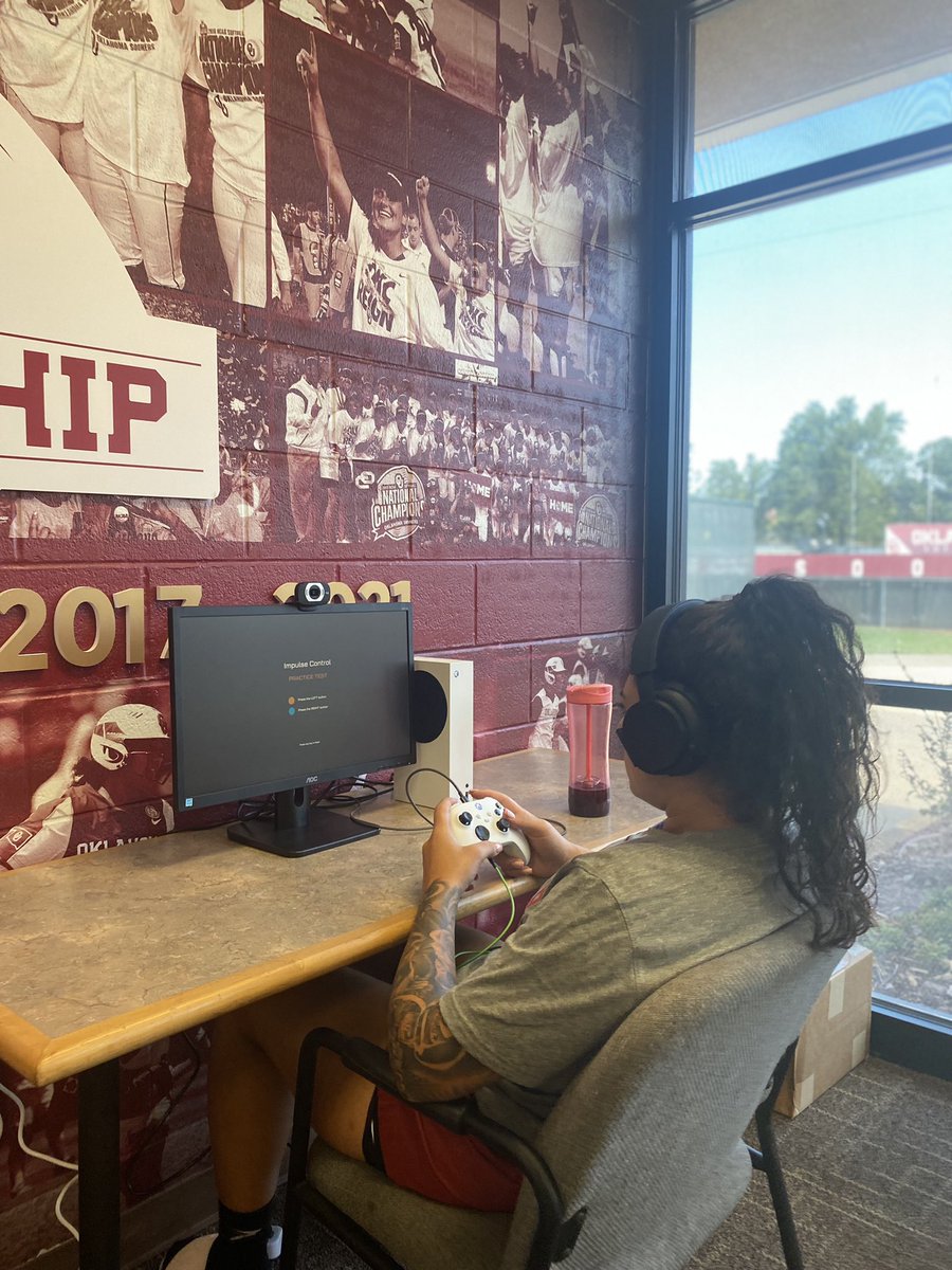 HighAndInsideBB's tweet image. Testing the Natty Champs today @OU_Softball with the @S2Cognition Xbox units 🏆
