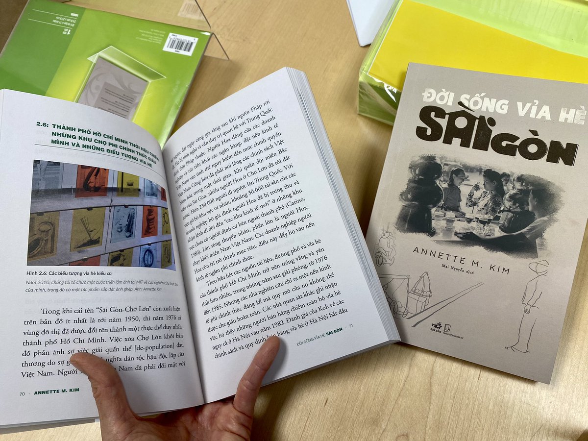 My sidewalk life book is out in Vietnamese from <a href="/nhanampublish/">Nhã Nam</a>!  We’re going to have book party events December 10/11. Come join us if you are in Saigon,