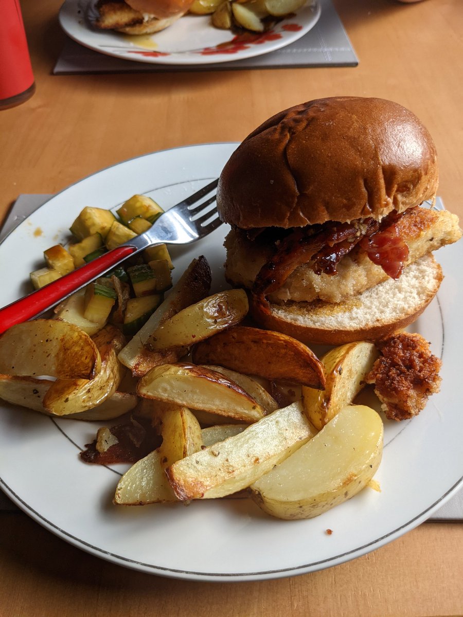 GStreamerSprt's tweet photo. @GordonRamsay My first attempt at cooking. Made a honey bacon chicken burger with wedges. Thoughts? https://t.co/F1ztBXs7tk