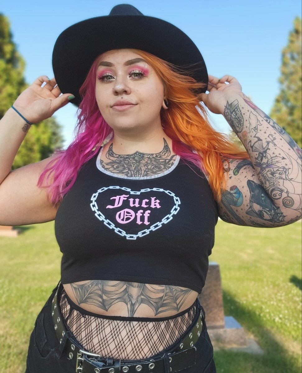 toofastclothing's tweet photo. 💕⛓️ nuff said - @that0nemisfit is a cutie in 
✨ F Off The Damn Chain Plus Size Cami ✨
★⁠ https://t.co/i3sHtBEQEO ★⁠ #toofastclothing #riotvibes #plusaltgirl #plussizealt #plussizegoth #altgirl #gothgirls #gothgrunge #gothlife #hotashell #punkrock #punkstyle https://t.co/cTd6SkyBgq