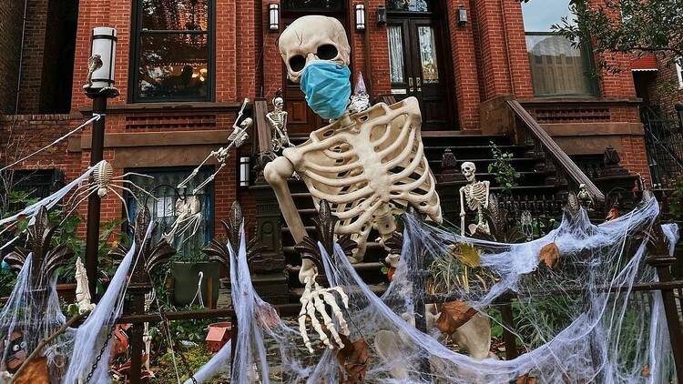 FamilyBackyard2's tweet photo. It's time to start planning your Halloween decorations!!! https://t.co/R6cZS5rhNw