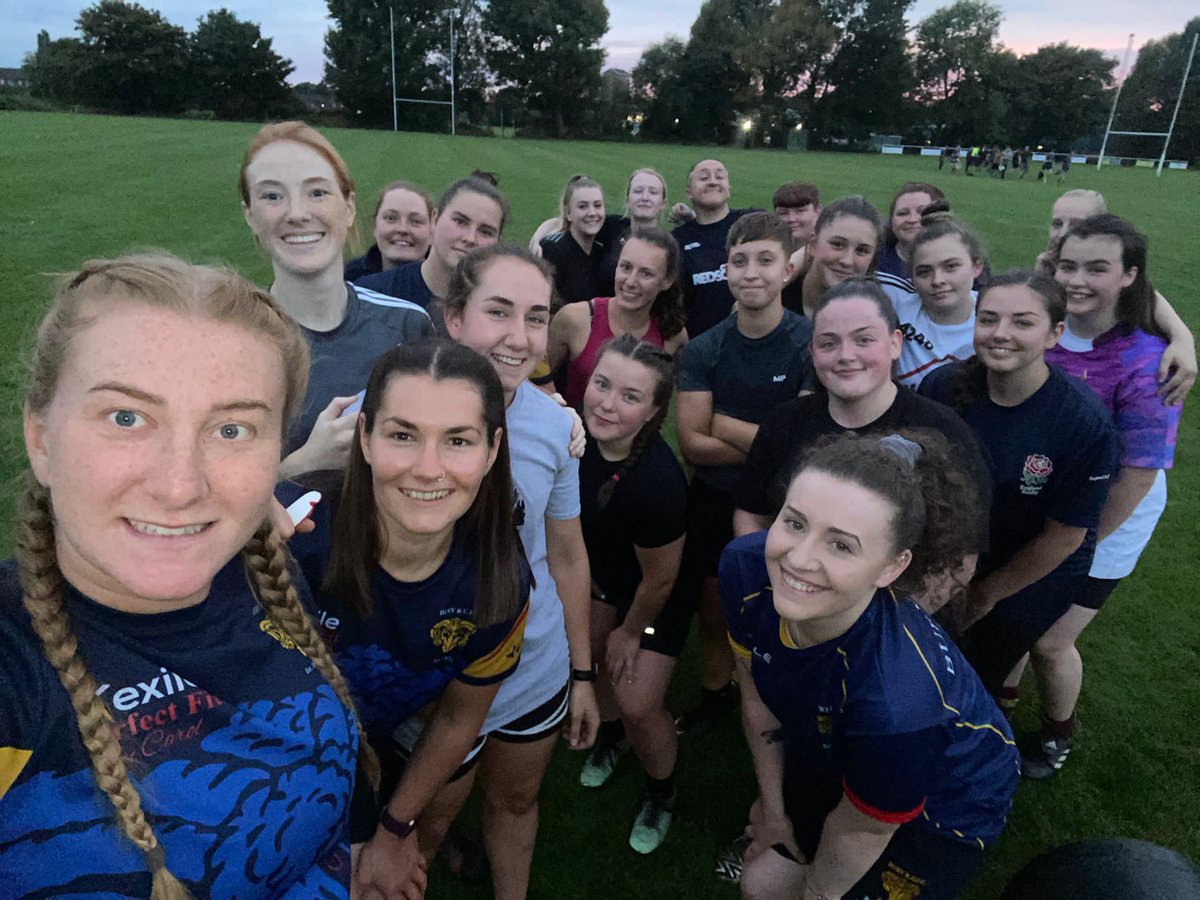 Pre-season session 7 ✅ we increased the contact last night, looking at our tackling technique. The women and girls put in some big hits 💥💪🏻 #womensrugby #girlsrugby #rugby #bury #uptherams