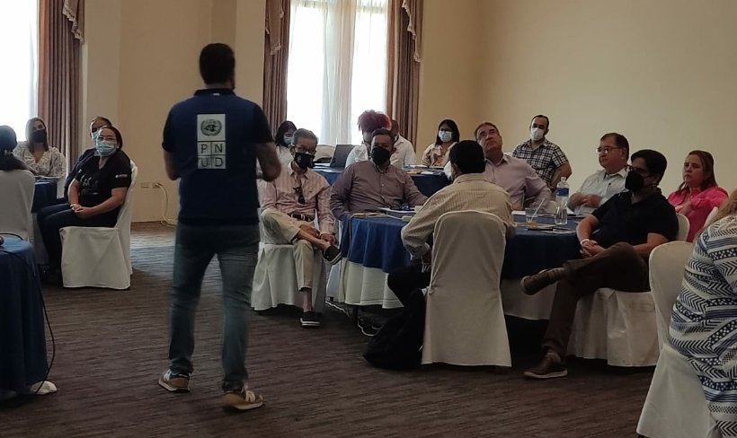 Francoestratega's tweet photo. En pleno @UFTFHONDURAS acompañando la construcción de la plataforma "Redpública #Honduras" con @PNUDHonduras @UEenHonduras @CooperacionESP para activar las voces de la ciudadanía y lograr mecanismo de propuestas por parte de grupos subrepresentados para tomadores de desiciones. https://t.co/6pPDAU0Owp