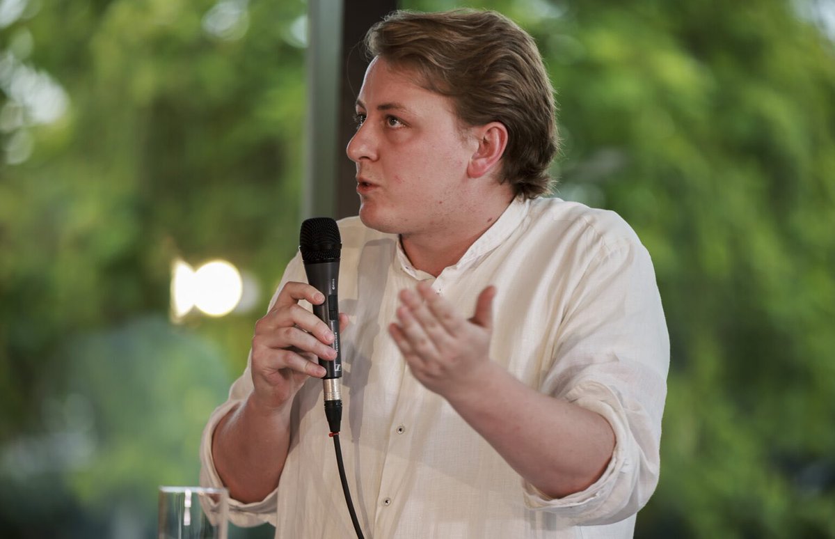 UND Generationentandem (@undtandem) on Twitter photo #Stimmrechtsalter16
Vor und mit 175 überwiegend u18-Jährigen debattiert. Das #Politpodium von gestern - ein voller Erfolg.
Nachschauen: generationentandem.ch/online/stimmre…
<a href="/darleen_pfister/">Darleen Pfister</a> <a href="/StojanovicNenad/">Nenad Stojanović</a> <a href="/JupaKtBE/">Jugendparlament Kanton Bern</a> #Stimmrechtsalter16
Vor und mit 175 überwiegend u18-Jährigen debattiert. Das #Politpodium von gestern - ein voller Erfolg.
Nachschauen: generationentandem.ch/online/stimmre…
<a href="/darleen_pfister/">Darleen Pfister</a> <a href="/StojanovicNenad/">Nenad Stojanović</a> <a href="/JupaKtBE/">Jugendparlament Kanton Bern</a>