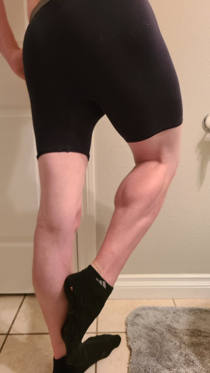 peepmypeter's tweet photo. Gonna go hike a few miles
Gotta keep the calves juices https://t.co/rtsLxMJMa5