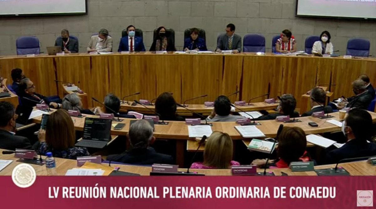 SEPHidalgo's tweet photo. Atendiendo la política de articulación entre el estado y la federación instruida por @omarfayad, @atilanorp, participa en la LV Reunión del CONAEDU, para establecer acciones que permitan un inicio del ciclo escolar seguro y armónico.
@SEP_mx 
@delfinagomeza 
@letamaya https://t.co/PT6iaiQOjh