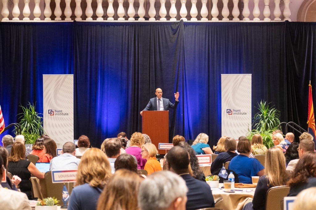 Hunt_Institute's tweet photo. To kick things off on #ECLS22 Day 2, @jsiddiqi7 &amp;  The Honorable @MayorGallego provide a few welcoming remarks before today’s opening keynote with @DrDanaSuskind!

....and Dr. Siddiqi gets a morning selfie! Can't wait to see how it turns out @jsiddiqi7 👀

Stay tuned! https://t.co/S4TKeXcH1E