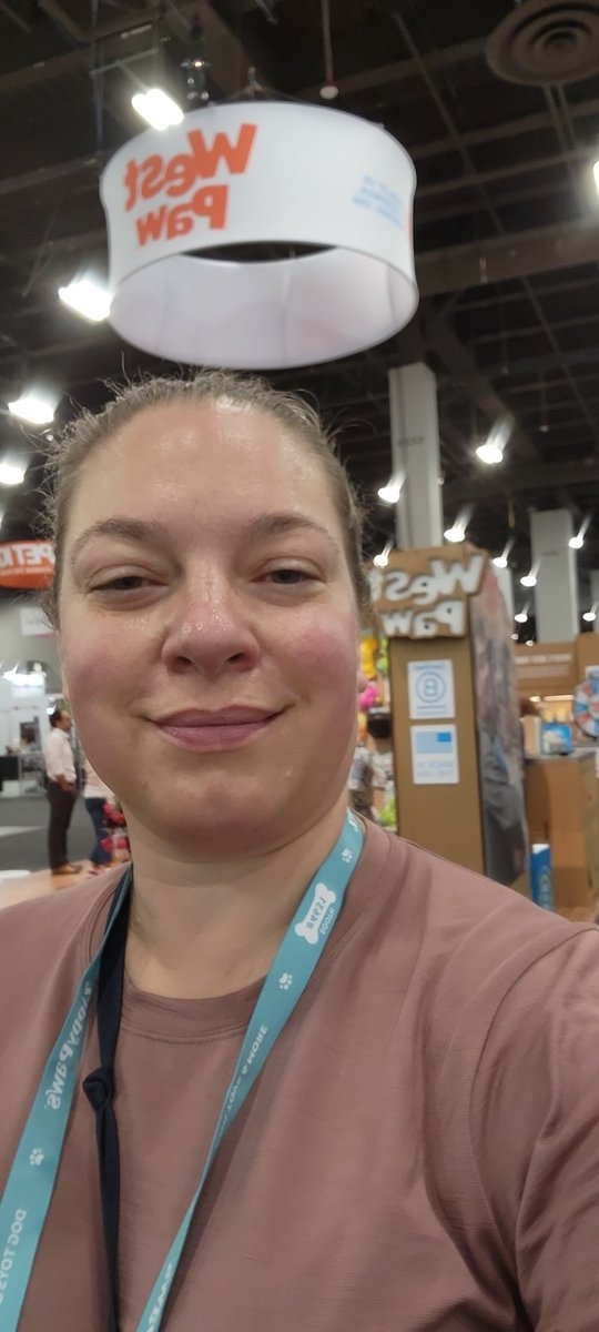 YDWWYW's tweet photo. Last day of #superzoo2022 here I go! @superzootweet https://t.co/BN6nO0CTPq