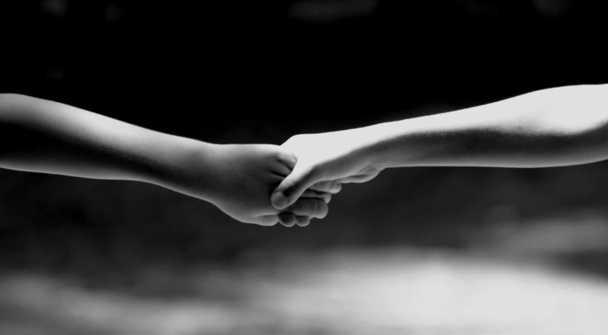 ChildWatchOS's tweet photo. “A friend is one of the best things you can be and the greatest things you can have.”  ✨Sarah Valdez✨

✅ Learn more about how to teach kids to be great friends in our most recent blog: https://t.co/4oGmqLoPh0 https://t.co/5VVn4vVs3E